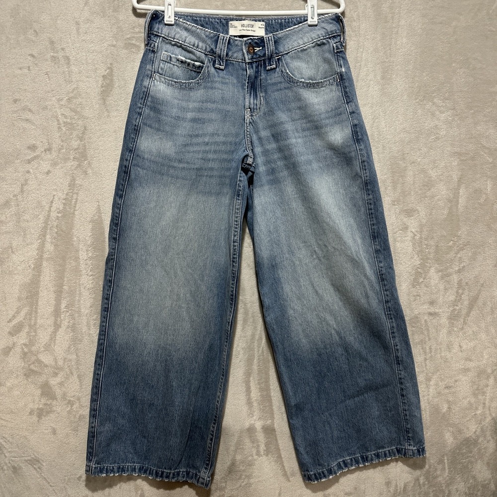 Hollister Low-Rise Super Baggy Jeans Women's 26 Light‎ Wash Wide Leg Pockets
